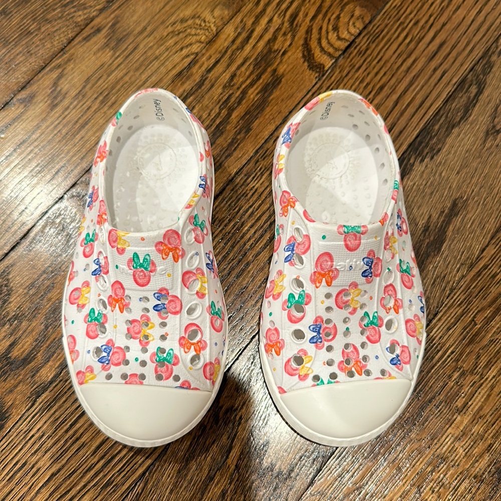 Native Jefferson Shoes Minnie Mouse Print - size C6